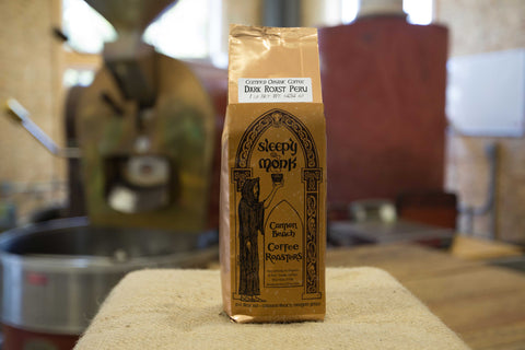 This dark roast offers an audacious full-bodied flavor with hints of toasted nut, raw sugar cane, and dark caramel. The complex profile of this bold and rich-tasting coffee makes it a must-try for anyone who loves a unique dark roast.